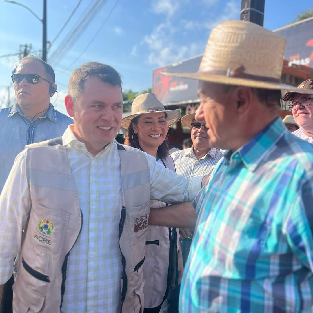 Pré-candidatos à prefeitura, Bocalom e Alysson “disputam” espaço na Expoacre